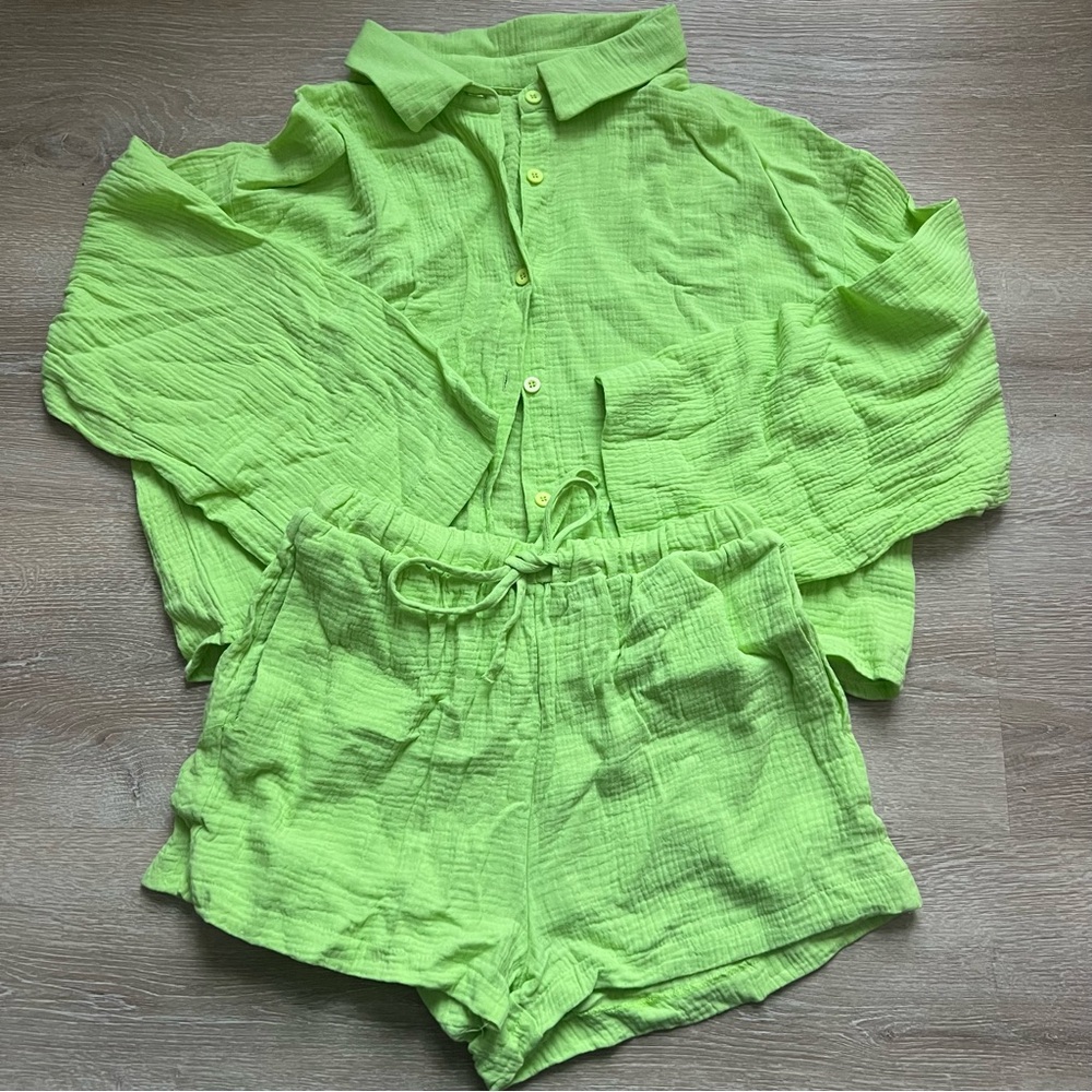 Amazon Lime Green Button Down SET - image 2
